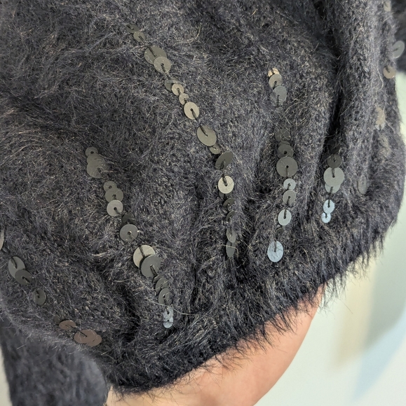NWT Knitted & Knotted Anthropologie Black Sequin Detail Cropped Cardigan - Picture 4 of 7